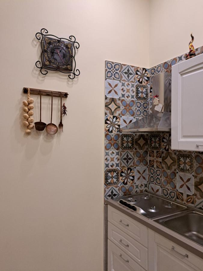 Dimora Lazzarella Apartment Наполи Екстериор снимка